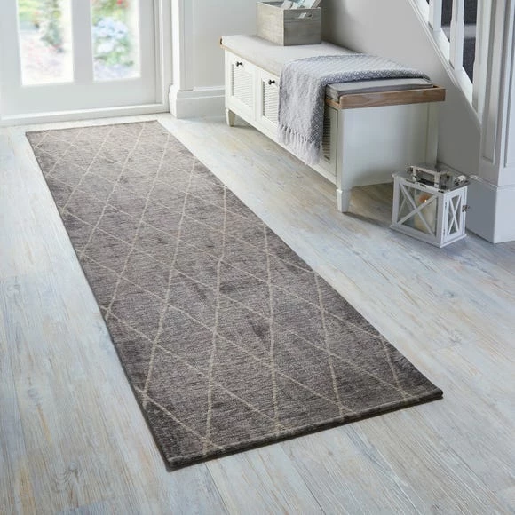 Dunelm 5a Fifth Avenue Sheer Diamond Runner 4 Dunelm 5a Fifth Avenue Sheer Diamond Runner - Image 2