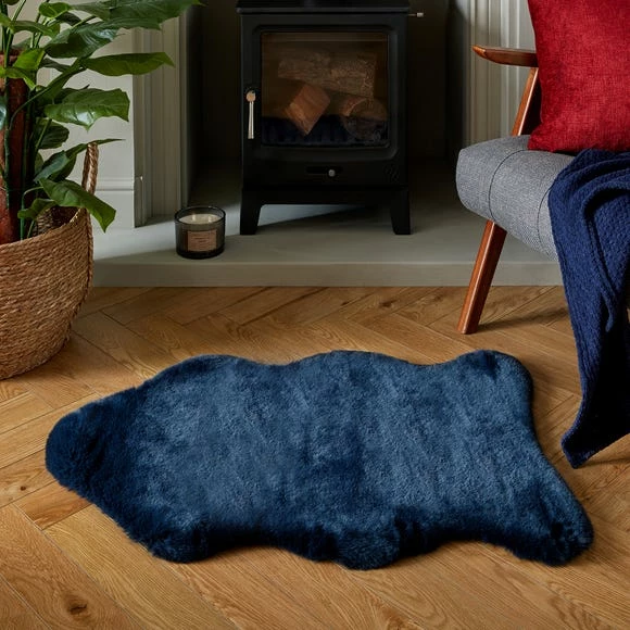 Dunelm Supersoft Single Pelt Faux Fur Rug 3 Dunelm Supersoft Single Pelt Faux Fur Rug